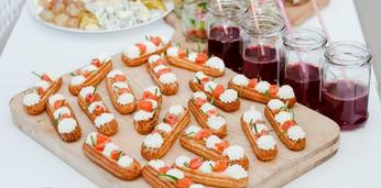 Фуршетный сет стандарт с горячими закусками на 16-20 персон