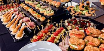 Фуршетный сет с горячими закусками на 10-12 персон